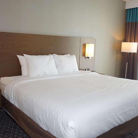 Park Inn By Radisson Brampton, On Exteriör bild