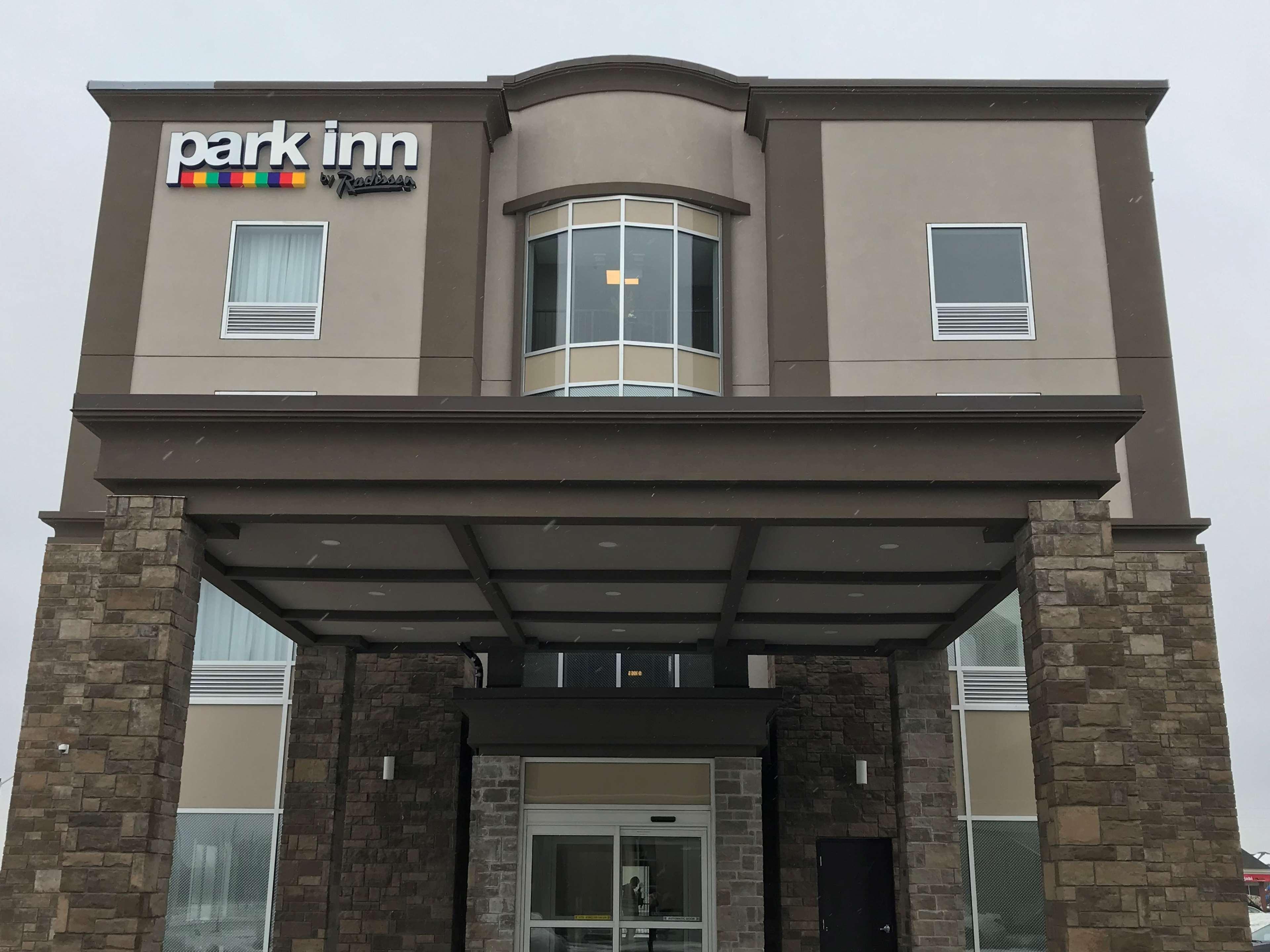 Park Inn By Radisson Brampton, On Exteriör bild