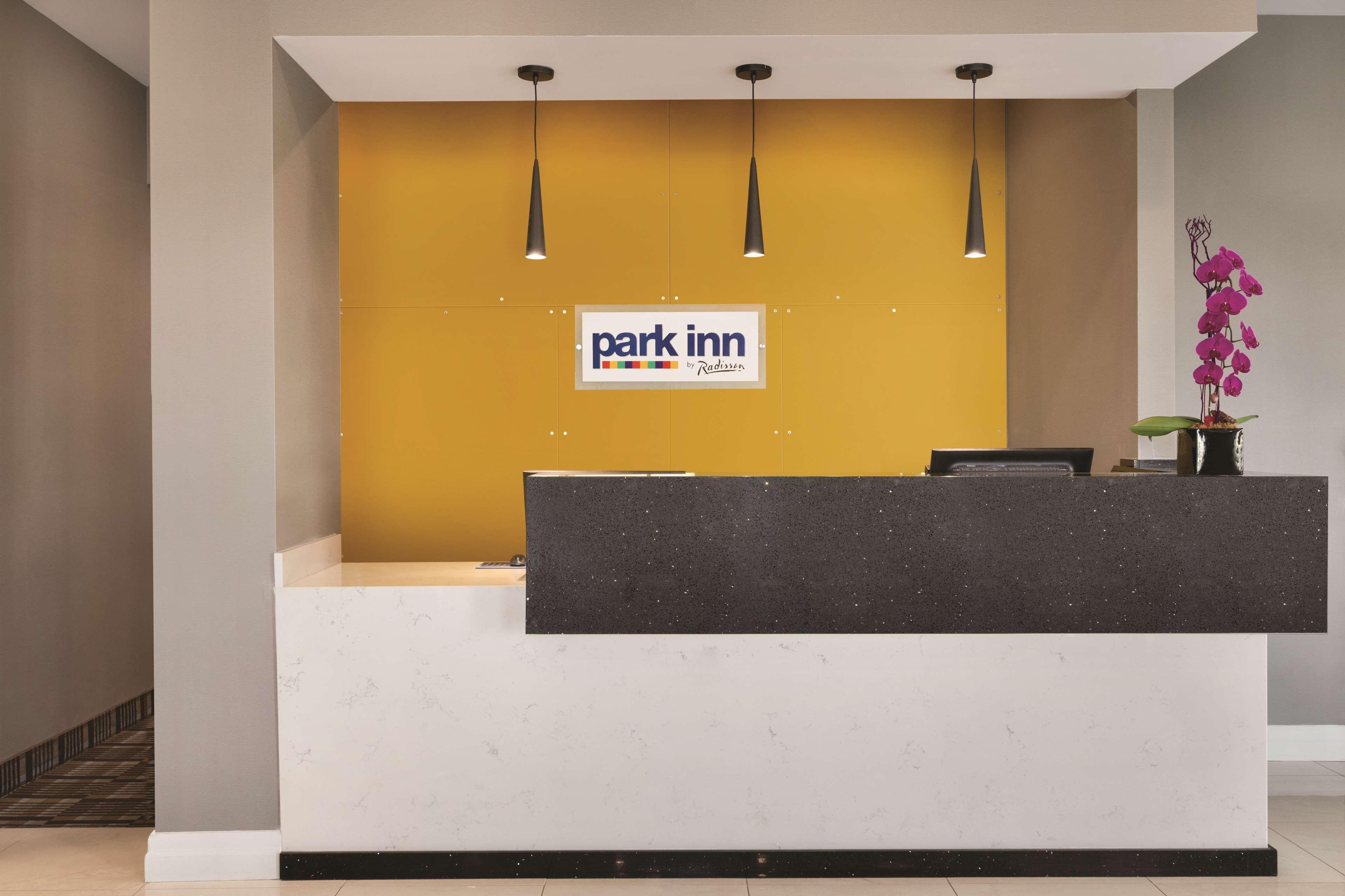 Park Inn By Radisson Brampton, On Exteriör bild