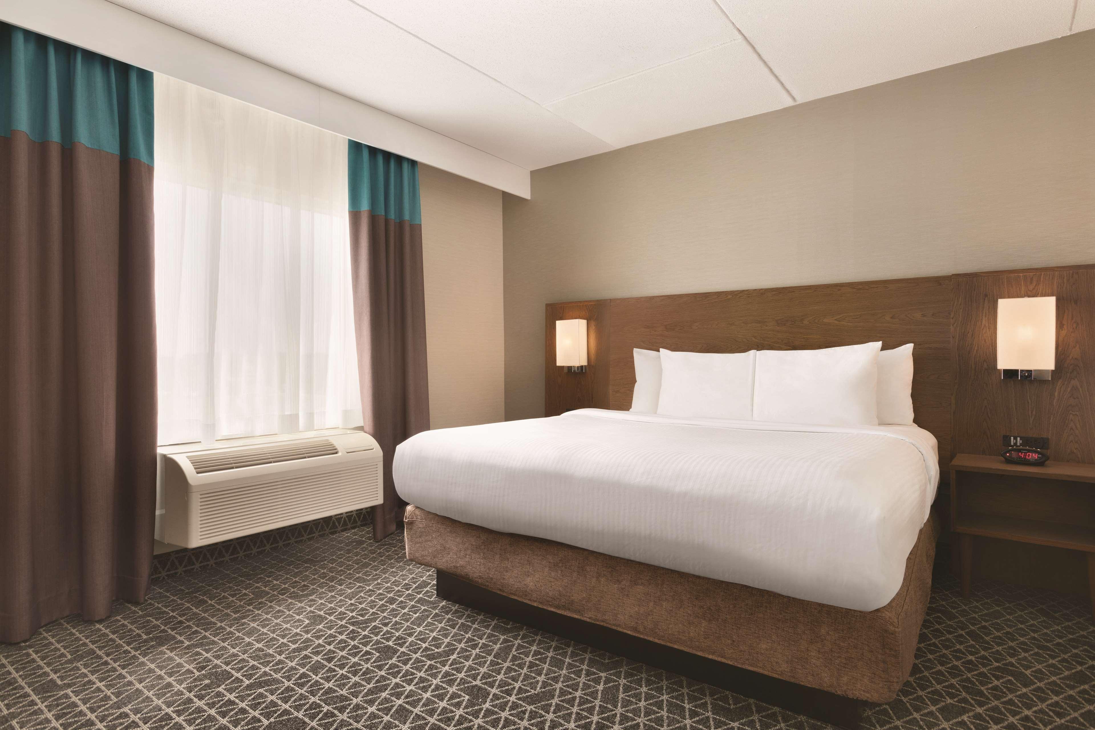 Park Inn By Radisson Brampton, On Exteriör bild