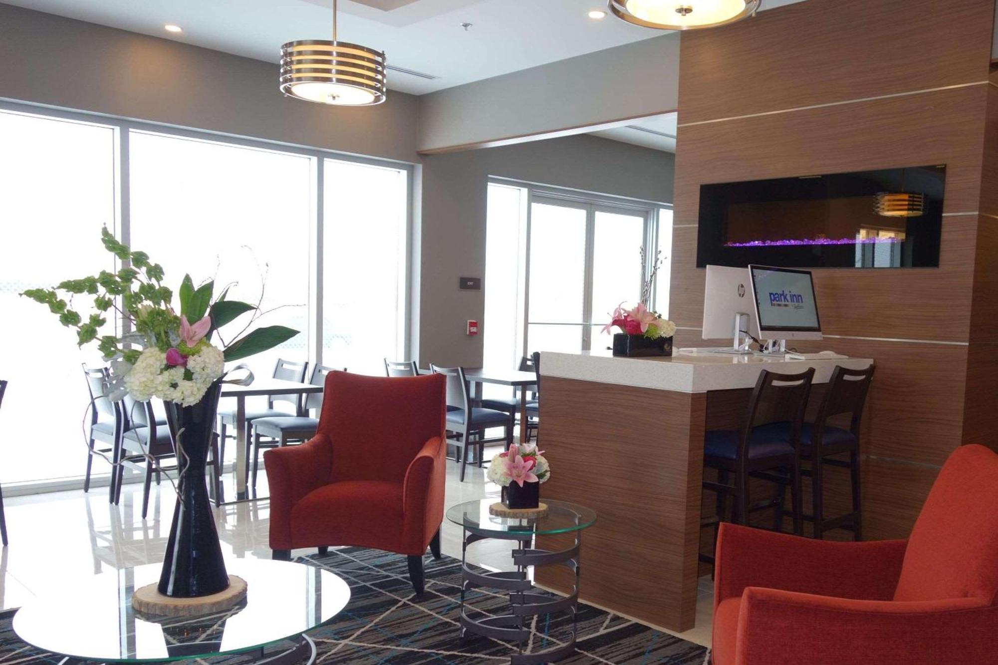 Park Inn By Radisson Brampton, On Exteriör bild